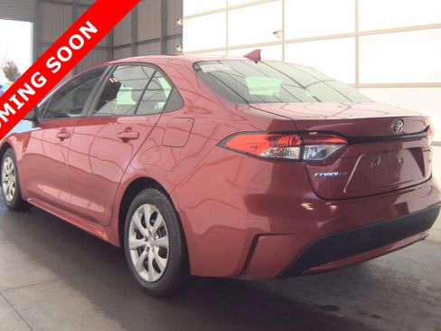 Used 2021 Toyota Corolla LE FWD image 5