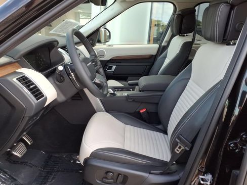 Certified 2025 Land Rover Discovery Dynamic SE AWD/4WD image 10