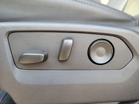 Used 2025 GMC Sierra 1500 SLT image 18