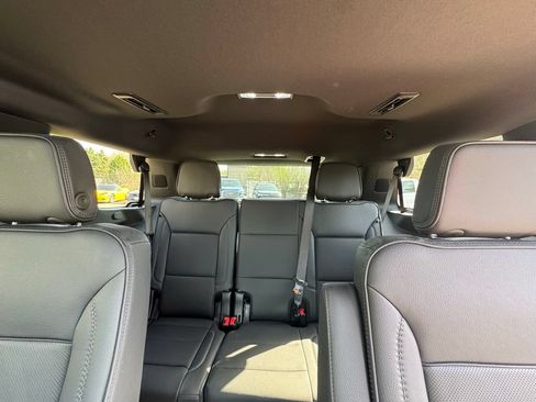 Used 2025 GMC Yukon Denali w/ Denali Reserve Package AWD/4WD image 35