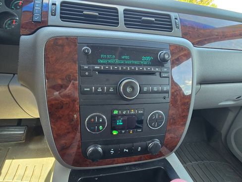 Used 2014 Chevrolet Tahoe LT RWD image 32