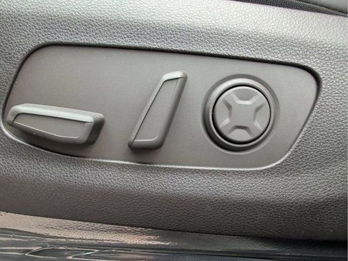 New 2026 Kia Carnival EX image 22