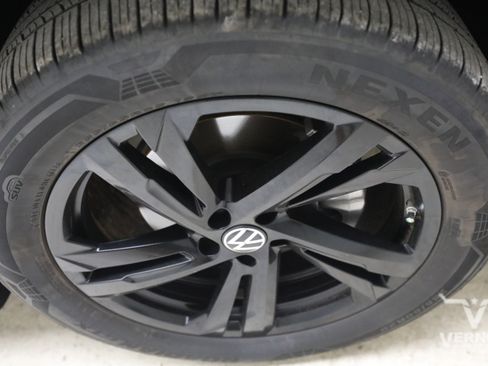 Used 2026 Volkswagen Atlas Cross Sport SEL R-Line AWD/4WD image 29
