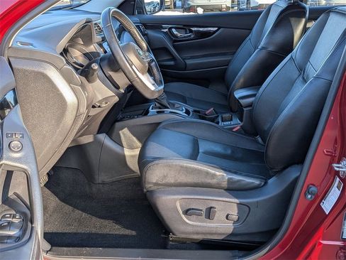 Used 2022 Nissan Rogue Sport SL image 11