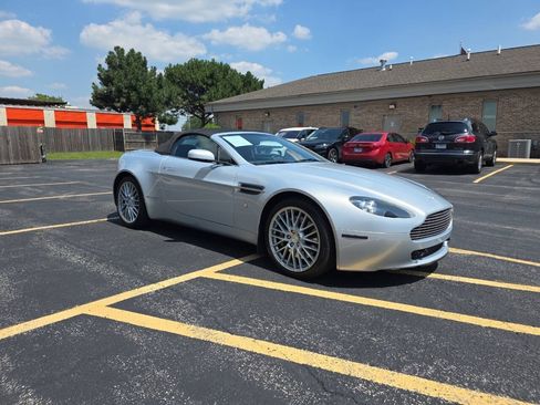 Used 2009 Aston Martin V8 Vantage Roadster RWD image 4