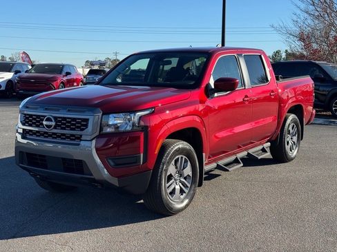 Used 2025 Nissan Frontier SV image 7