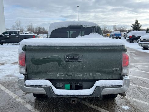 Used 2021 Toyota Tacoma TRD Off-Road image 4