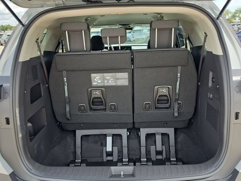 New 2027 Kia Carnival LX FWD image 10