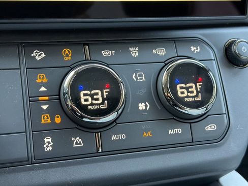 New 2026 Land Rover Defender 110 OCTA AWD/4WD image 17