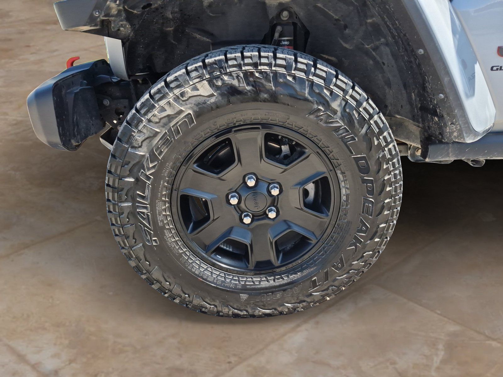 Used 2023 Jeep Gladiator Mojave AWD/4WD image 27