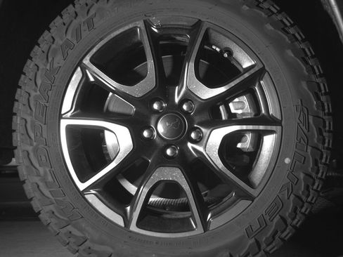 Used 2025 Jeep Compass Trailhawk AWD/4WD image 13