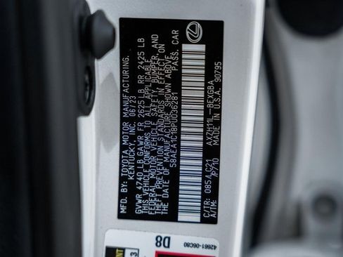 Used 2023 Lexus ES 300h w/ Luxury Package image 39