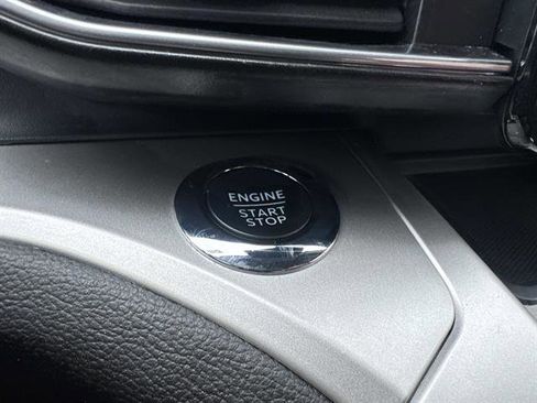 Used 2022 Ford Explorer XLT w/ Equipment Group 202A image 17