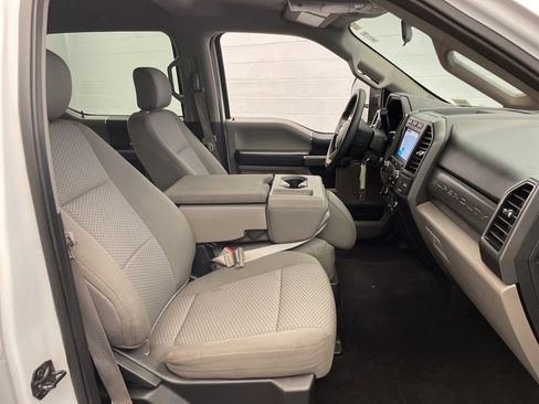 Used 2019 Ford F250 XLT w/ XLT Value Package image 19