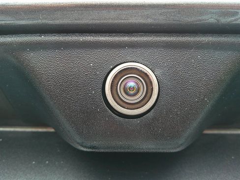 Used 2016 Jeep Renegade Limited w/ Safety & Security Group image 32