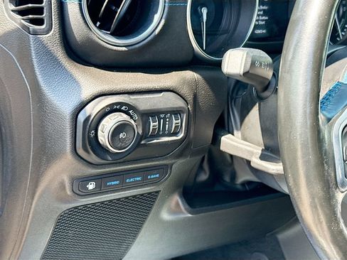 Used 2022 Jeep Wrangler Unlimited Rubicon 4xe w/ Dual Top Group AWD/4WD image 11