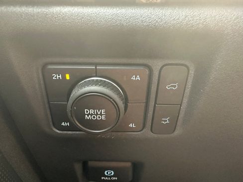Used 2025 Ford Expedition Active AWD/4WD image 34
