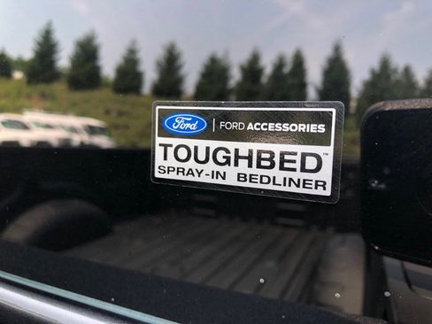 Used 2018 Ford F250 XL w/ Power Equipment Group AWD/4WD image 16