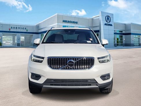 Used 2022 Volvo XC40 T4 Inscription w/ Protection Package image 2