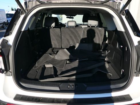 Used 2025 Ford Explorer Active w/ Active Comfort Package image 23