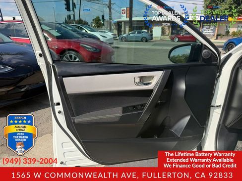 Used 2017 Toyota Corolla LE w/ Carpet Mat Package (TMS) FWD image 25