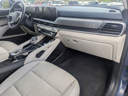 Used 2023 Kia Telluride EX image 10