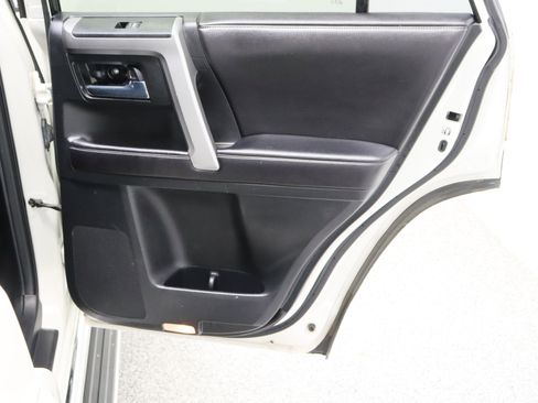 Used 2016 Toyota 4Runner Limited AWD/4WD image 37