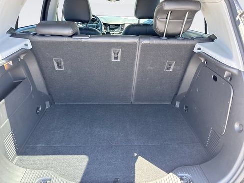 Used 2019 Chevrolet Trax LT w/ LT Convenience Package FWD image 24