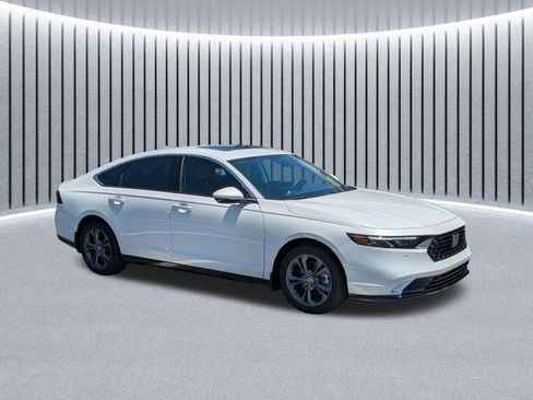 Certified 2025 Honda Accord EX-L image 2