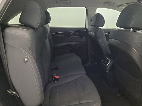 Used 2018 Kia Sorento AWD image 19