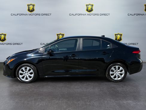 Used 2024 Toyota Corolla LE FWD image 2
