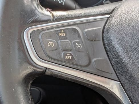 Used 2019 Chevrolet Equinox LT AWD/4WD image 18