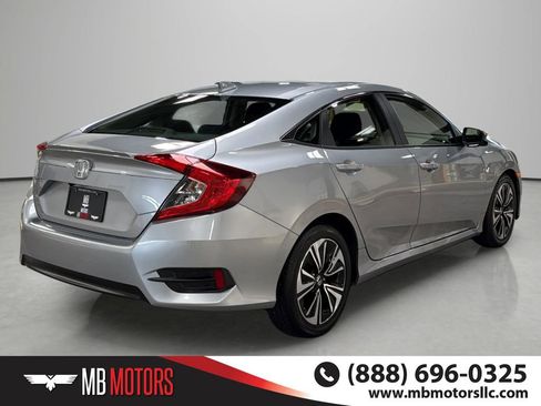 Used 2018 Honda Civic EX-T image 4