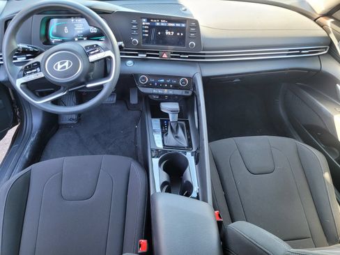 Certified 2026 Hyundai Elantra Hybrid FWD image 17
