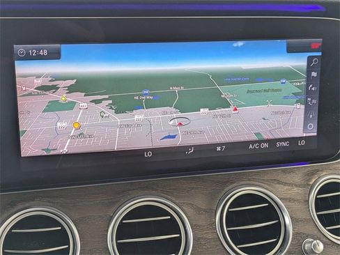 Used 2018 Mercedes-Benz E 400 4MATIC Sedan image 24