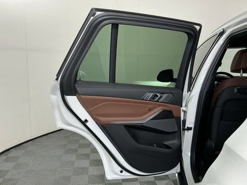 Used 2024 BMW X5 xDrive40i w/ Premium Package AWD/4WD image 24