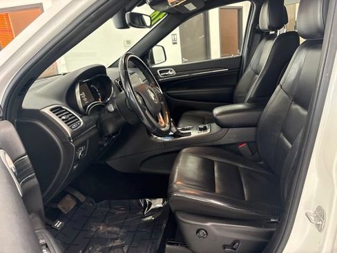 Used 2019 Jeep Grand Cherokee Limited AWD/4WD image 14