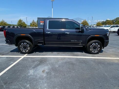Used 2025 GMC Sierra 2500 Denali Ultimate w/ Max Trailering Package AWD/4WD image 8