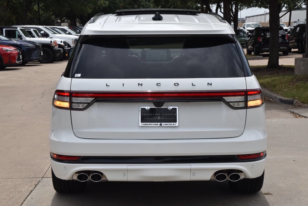 New 2026 Lincoln Aviator Black Label w/ Jet Appearance Package AWD/4WD image 8