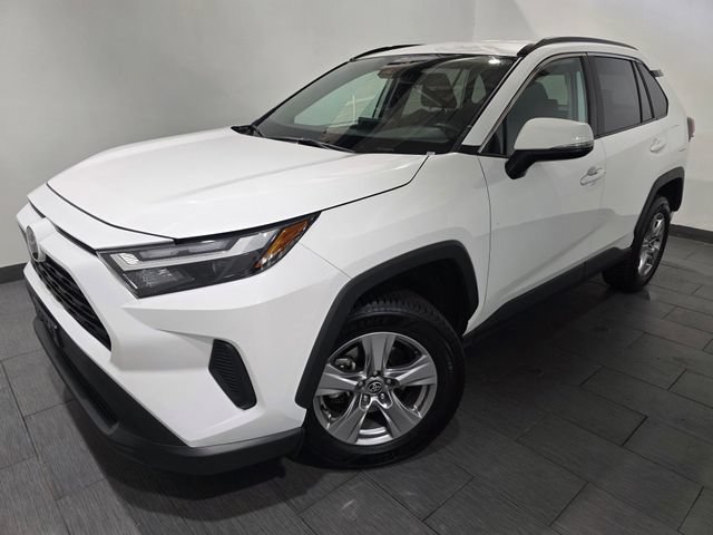 Used 2025 Toyota RAV4 XLE AWD/4WD image 1