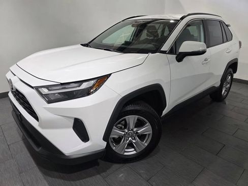 Used 2025 Toyota RAV4 XLE AWD/4WD image 1