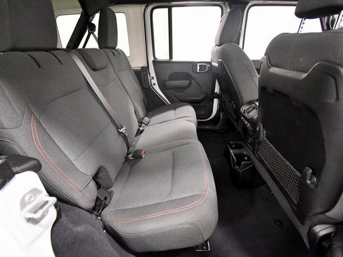 Used 2024 Jeep Wrangler Unlimited Rubicon image 15