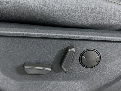 New 2026 Ford F250 Lariat w/ Black Appearance Package image 22