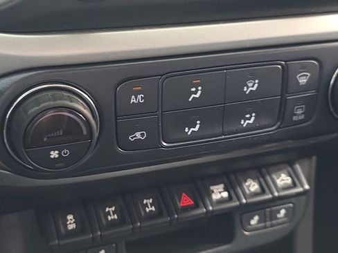 Used 2019 Chevrolet Colorado ZR2 AWD/4WD image 21