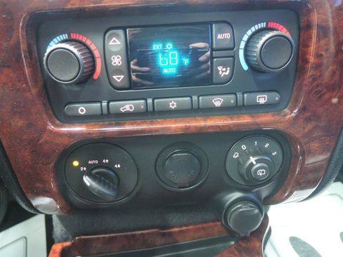 Used 2007 GMC Envoy Denali AWD/4WD image 19