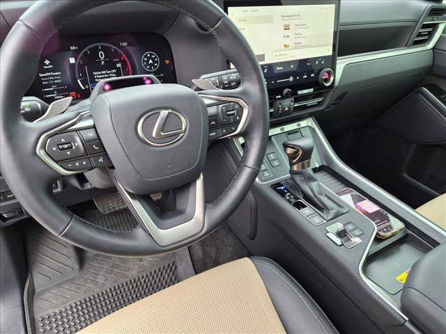 Used 2025 Lexus GX 550 AWD/4WD image 10