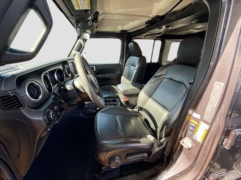 Used 2023 Jeep Wrangler Unlimited Sahara AWD/4WD image 22