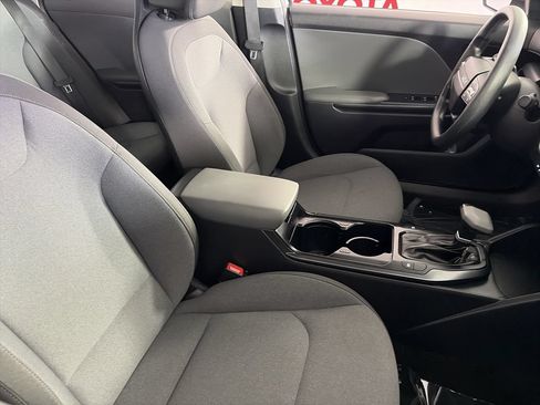Used 2025 Kia K4 FWD image 23