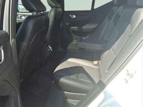 Used 2026 Volvo XC40 B5 Plus AWD/4WD image 17