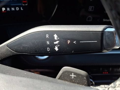 Used 2025 Chevrolet Equinox LT AWD/4WD image 19